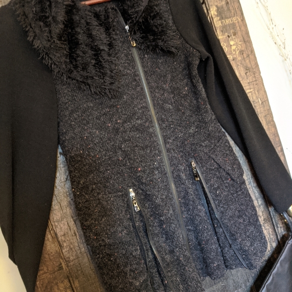 Bewitching and flattering angled zip sweater. - Picture 2 of 4